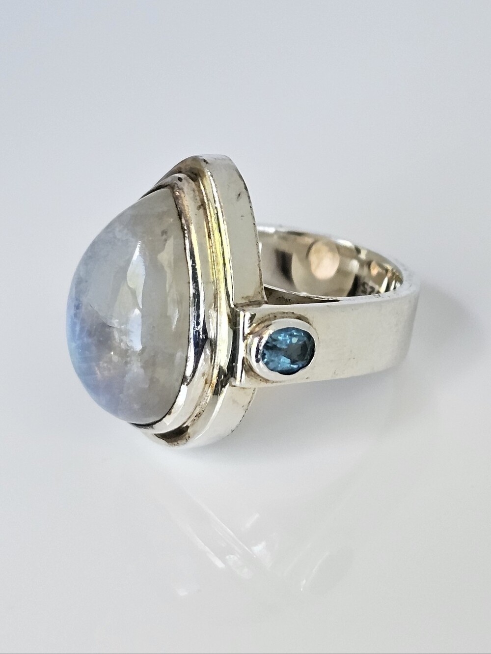 Vintage Artisan Aurora Moonstone & Blue Topaz Sterling Silver Ring! Size 8! - Picture 3 of 5